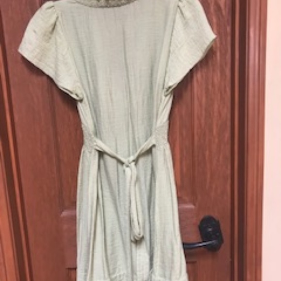 BCBG Maxazria dress in light green - Picture 2 of 3